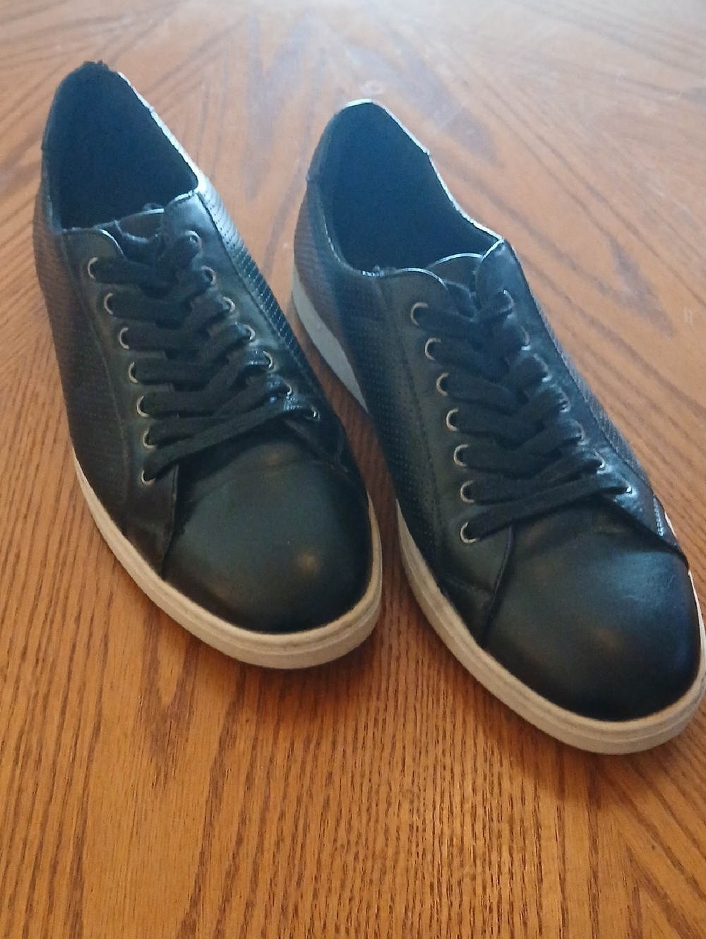 Perry Ellis Men's Black Lace-Up Low-Top Sneakers with White Sole